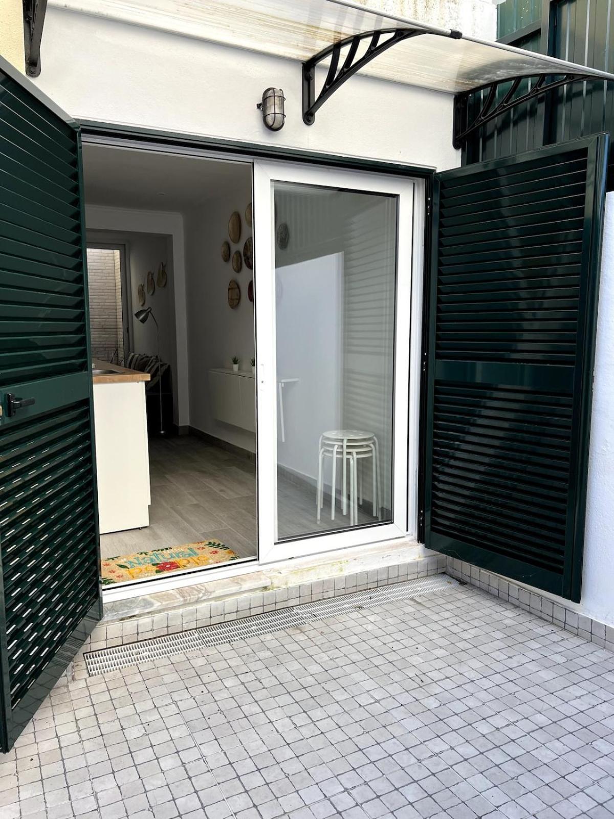 Studios Xl & Xl Plus Costa de Caparica Ngoại thất bức ảnh