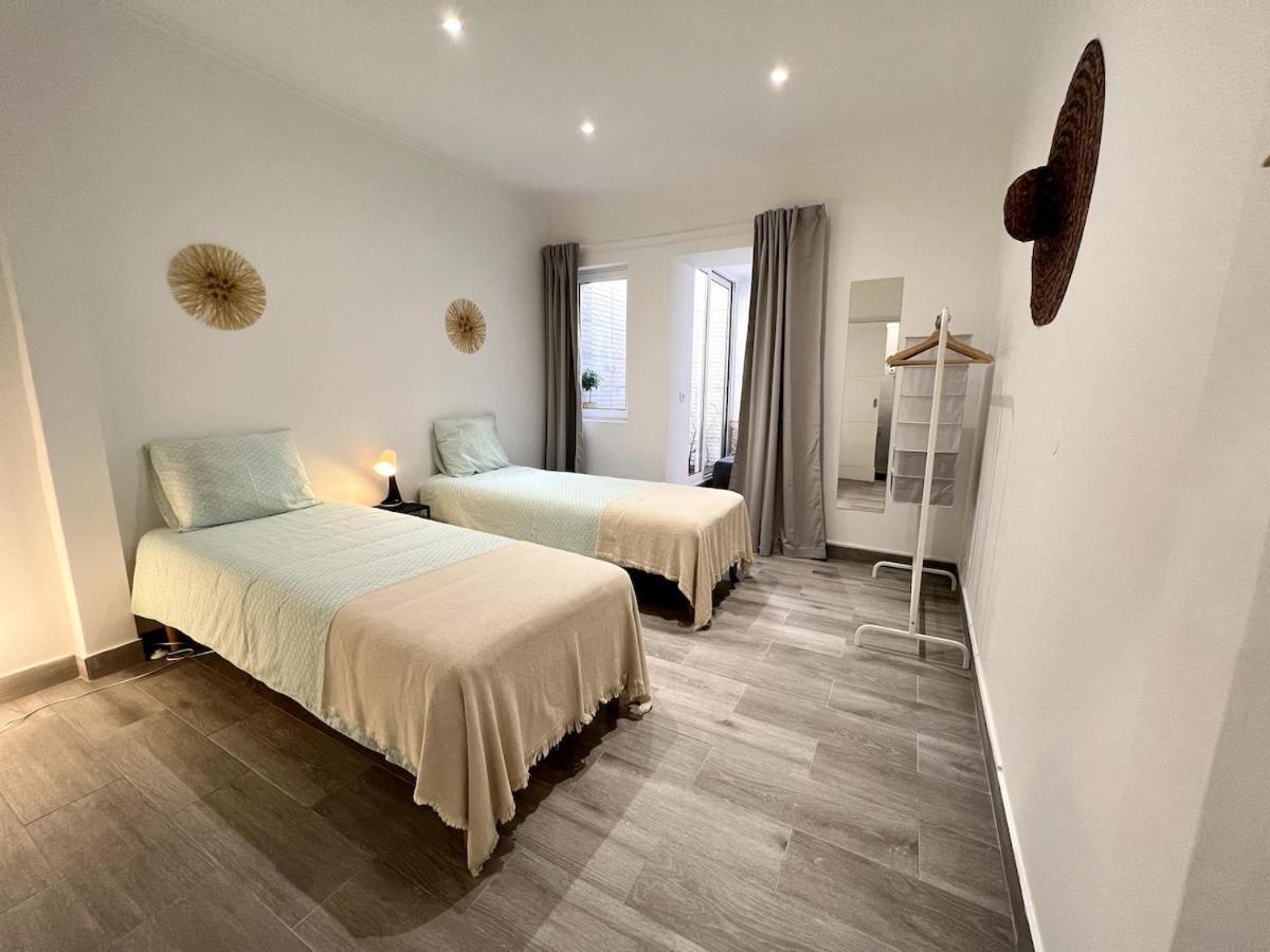 Studios Xl & Xl Plus Costa de Caparica Ngoại thất bức ảnh